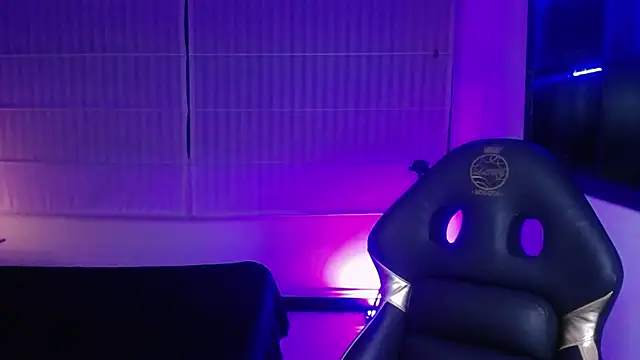 Snapshot of Lili_Gomez_ chatting on November 26, 2025, 1:34 pm Lili Gomez online show from November 26, 2025, 1:34 pm