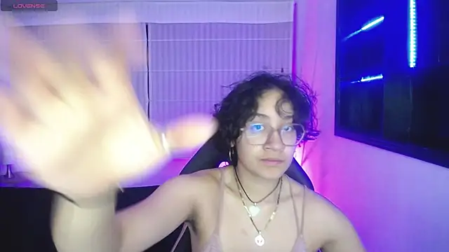 Snapshot of Lili_Gomez_ chatting on November 27, 2025, 2:08 pm Lili Gomez online show from November 27, 2025, 2:08 pm