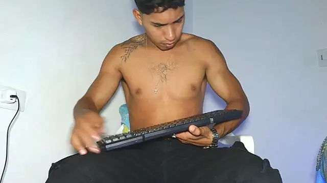 maximo vega newv online show from April 4, 2026, 9:01 pm