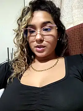 BrendaGirs online show from December 16, 2025, 3:00 am