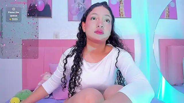 amandalee01 online show from February 25, 2025, 12:34 pm