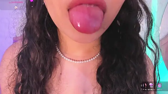 amandalee01 online show from September 19, 2025, 7:25 pm