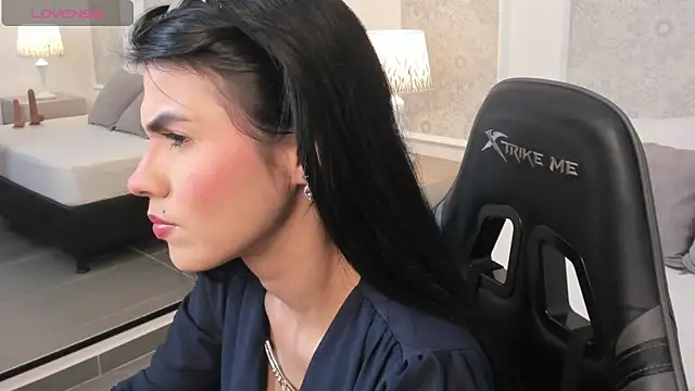 Snapshot of stephanya_ chatting on June 4, 2026, 7:42 pm stephanya online show from June 4, 2026, 7:42 pm
