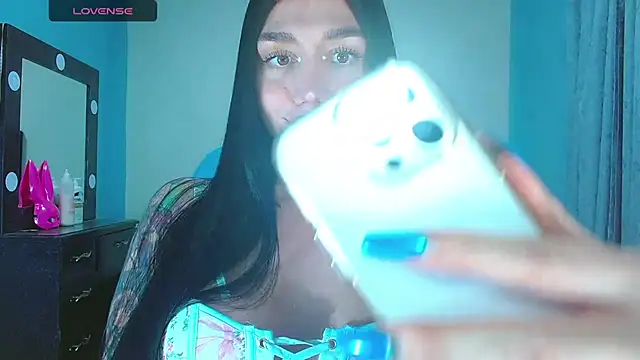 karla zambrano online show from February 20, 2026, 9:59 pm