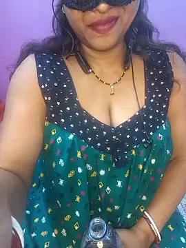 Sexy Mona Bhabhi online show from February 3, 2026, 6:24 pm