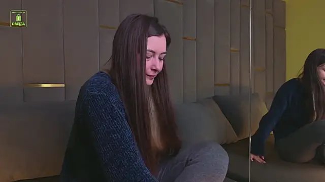 Ishtar Divine online show from March 18, 2025, 4:26 am