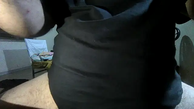 Snapshot of angel0_voglioso chatting on December 8, 2024, 8:41 am angel0 voglioso online show from December 8, 2024, 8:41 am