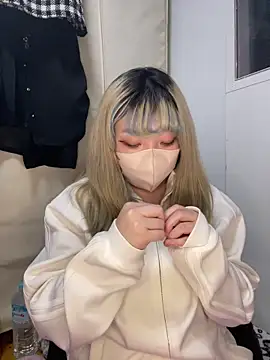 YUNA-yuna online show from January 13, 2025, 3:36 pm