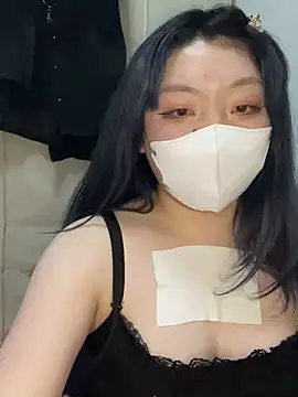 YUNA-yuna online show from January 21, 2025, 4:05 pm