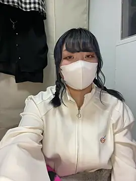 YUNA-yuna online show from January 25, 2025, 1:19 pm