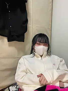 YUNA-yuna online show from January 25, 2025, 4:24 pm