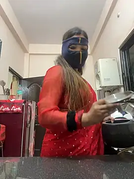 HoneyBearCpl online show from January 31, 2025, 4:27 pm