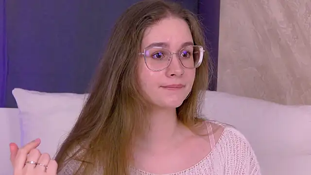 EllieHayes online show from July 1, 2026, 9:14 pm