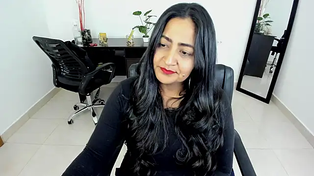 Snapshot of Adele_Sweett chatting on March 4, 2025, 4:30 pm Adele Sweett online show from March 4, 2025, 4:30 pm