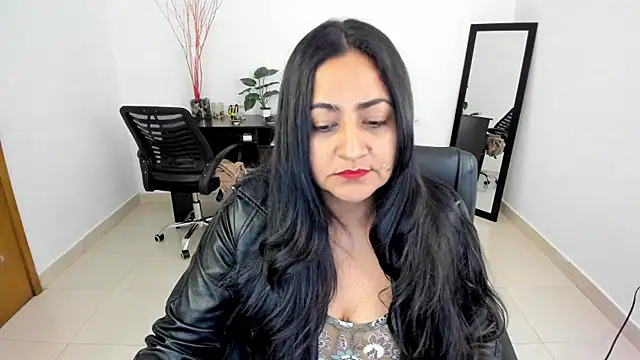 Snapshot of Adele_Sweett chatting on March 21, 2025, 1:45 pm Adele Sweett online show from March 21, 2025, 1:45 pm