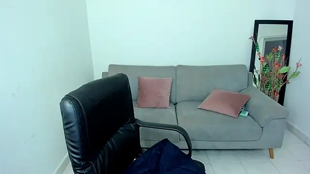 Snapshot of Adele_Sweett chatting on November 26, 2025, 11:11 am Adele Sweett online show from November 26, 2025, 11:11 am