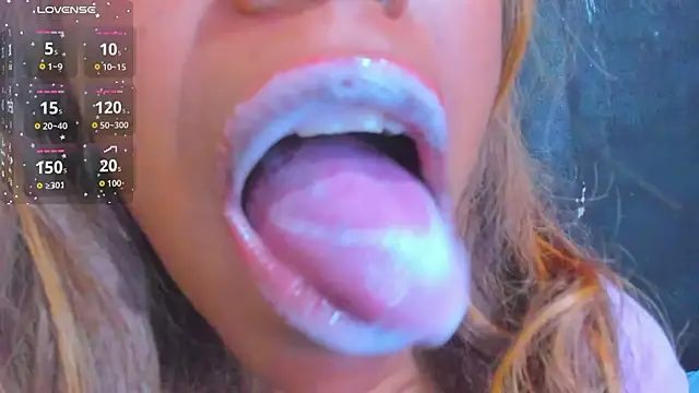 KamariaFyre online show from November 27, 2025, 2:57 am