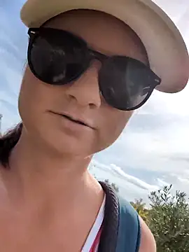 Snapshot of Samira-Summer chatting on October 30, 2025, 9:11 am Samira-Summer online show from October 30, 2025, 9:11 am