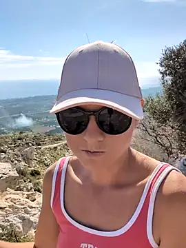 Snapshot of Samira-Summer chatting on November 3, 2025, 9:54 am Samira-Summer online show from November 3, 2025, 9:54 am