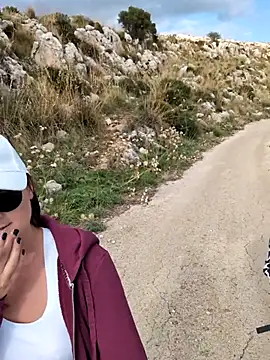 Snapshot of Samira-Summer chatting on November 4, 2025, 12:15 pm Samira-Summer online show from November 4, 2025, 12:15 pm