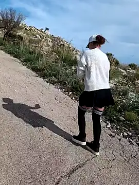 Snapshot of Samira-Summer chatting on December 4, 2025, 10:13 am Samira-Summer online show from December 4, 2025, 10:13 am