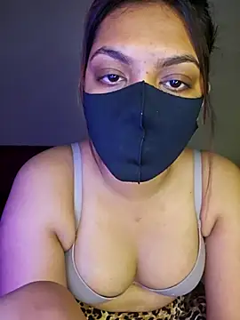 Snapshot of Olivia3 chatting on November 28, 2025, 7:27 pm Olivia3 online show from November 28, 2025, 7:27 pm