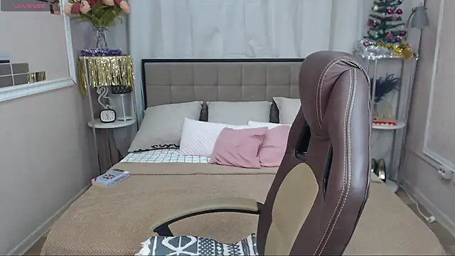 lissa voxx online show from December 25, 2024, 5:58 am