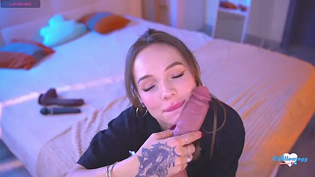 Snapshot of Bllowjoyy chatting on October 13, 2025, 7:08 am Bllowjoyy online show from October 13, 2025, 7:08 am