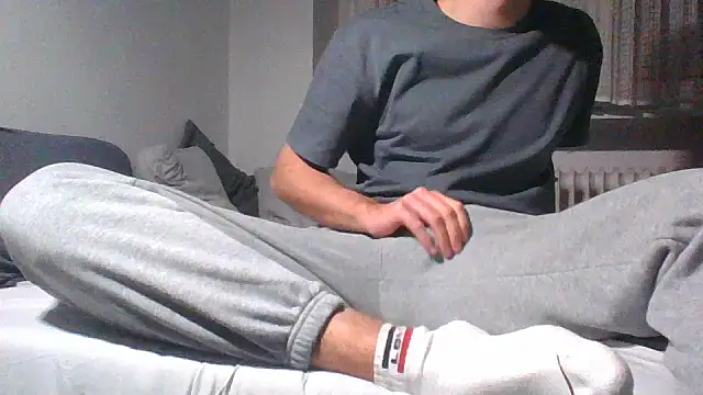 Snapshot of Jamie_2006 chatting on November 9, 2025, 7:01 pm Jamie 2006 online show from November 9, 2025, 7:01 pm