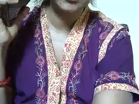 Snapshot of Suhana-sapna chatting on January 13, 2025, 3:45 am Suhana-sapna online show from January 13, 2025, 3:45 am