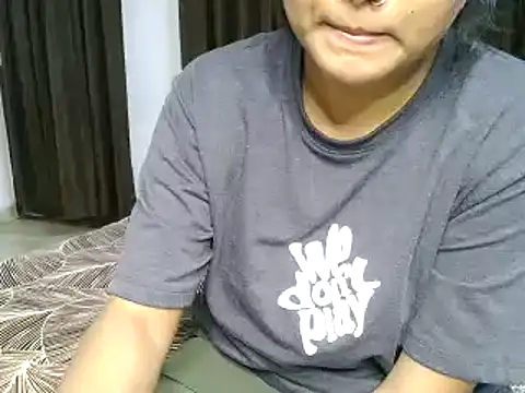 Snapshot of Hritvika chatting on July 22, 2026, 3:48 pm Hritvika online show from July 22, 2026, 3:48 pm