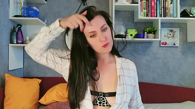 liya gorgeous online show from May 20, 2026, 3:40 pm