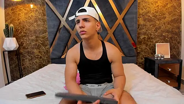 Flynn Riider online show from February 27, 2025, 2:43 pm