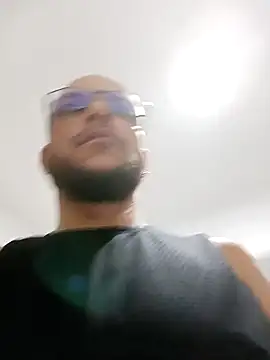 Snapshot of Charly_BC_Dirty chatting on December 11, 2024, 9:12 pm Charly BC Dirty online show from December 11, 2024, 9:12 pm