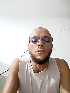 Snapshot of Charly_BC_Dirty chatting on December 17, 2024, 4:45 am Charly BC Dirty online show from December 17, 2024, 4:45 am