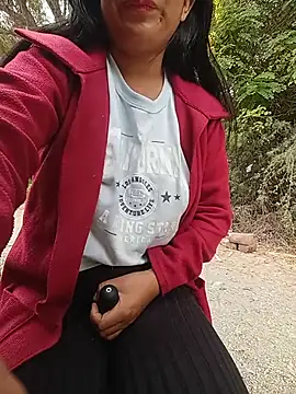 Snapshot of Danna-linyi chatting on July 1, 2026, 3:12 pm Danna-linyi online show from July 1, 2026, 3:12 pm