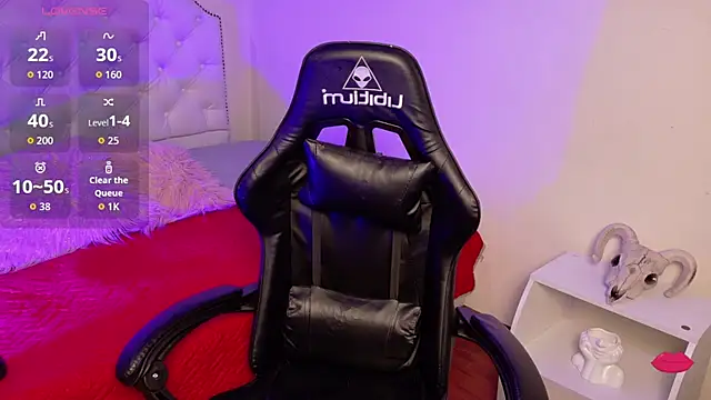 Aurora Hotson online show from November 23, 2025, 11:15 pm