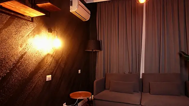 Snapshot of MuseSolis chatting on January 19, 2025, 10:28 pm MuseSolis online show from January 19, 2025, 10:28 pm