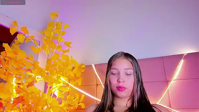 HaleyAmaya online show from April 18, 2026, 11:05 pm