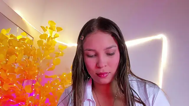 HaleyAmaya online show from June 5, 2026, 1:01 am