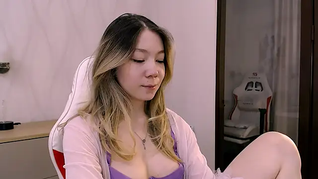 Snapshot of Babby_Rabbit chatting on November 11, 2025, 1:55 pm Babby Rabbit online show from November 11, 2025, 1:55 pm