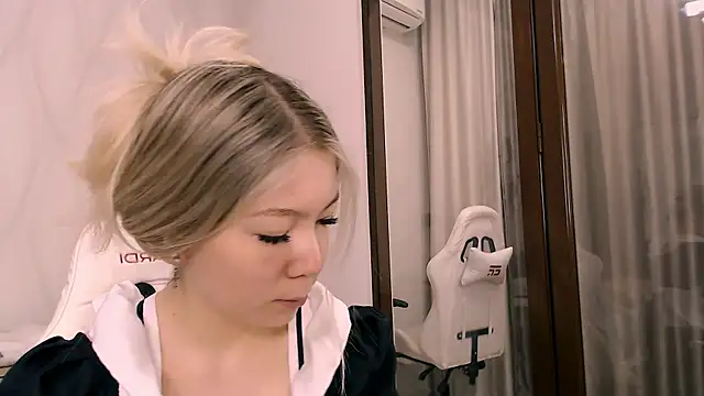 Babby Rabbit online show from December 22, 2025, 11:40 am