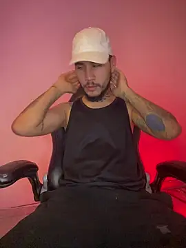 Snapshot of Junihn0 chatting on November 14, 2025, 9:13 pm Junihn0 online show from November 14, 2025, 9:13 pm