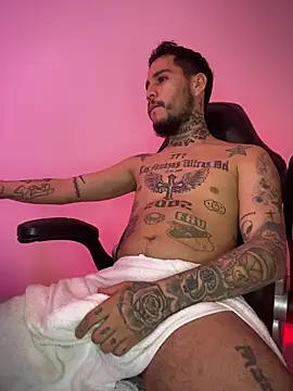 Snapshot of Junihn0 chatting on November 17, 2025, 9:09 pm Junihn0 online show from November 17, 2025, 9:09 pm