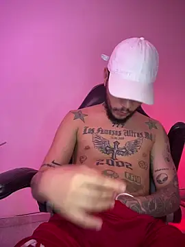 Junihn0 online show from November 18, 2025, 10:36 pm