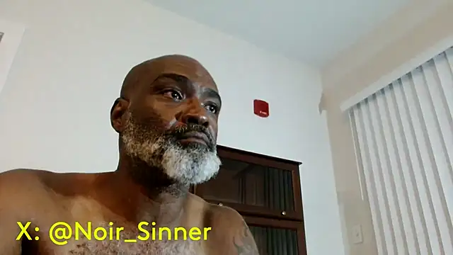 Snapshot of sinnernoir chatting on July 14, 2026, 2:05 am sinnernoir online show from July 14, 2026, 2:05 am