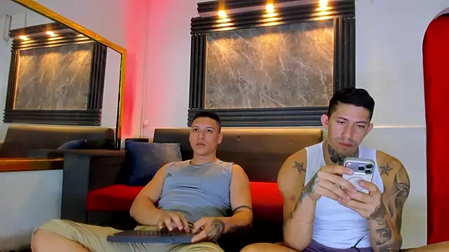 Duodreamhot online show from June 11, 2026, 4:43 am