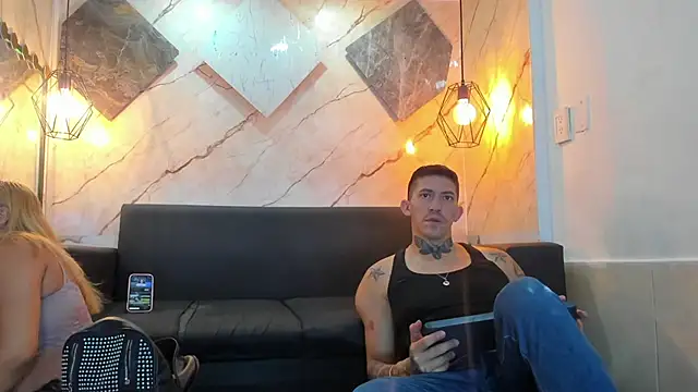 Duodreamhot online show from June 19, 2026, 5:12 am