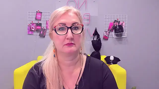 ChristyBrooks online show from December 30, 2024, 1:36 pm