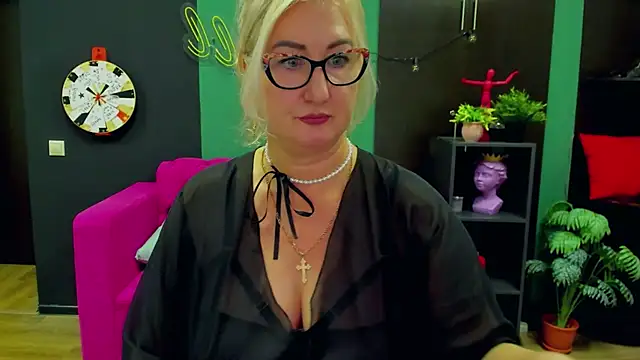 ChristyBrooks online show from February 3, 2025, 3:17 pm